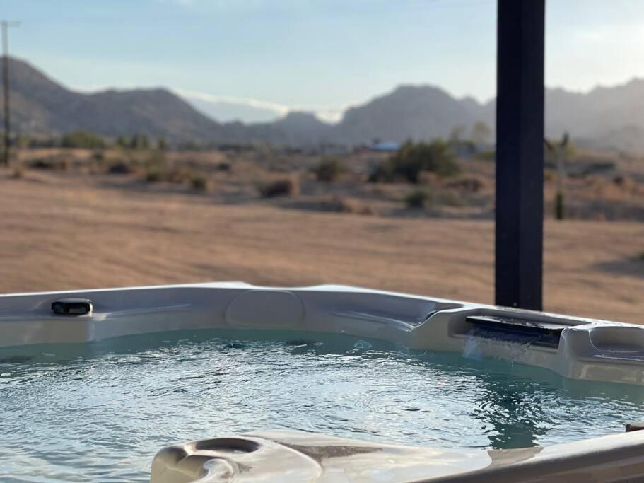 Chasing The Moon: Expansive Tub Views Near Pappy'S Villa Pioneertown ภายนอก รูปภาพ